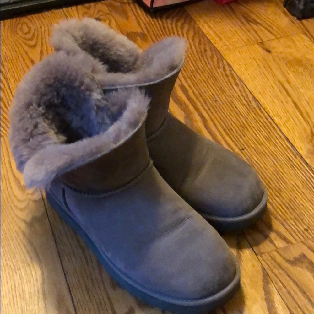 UGG